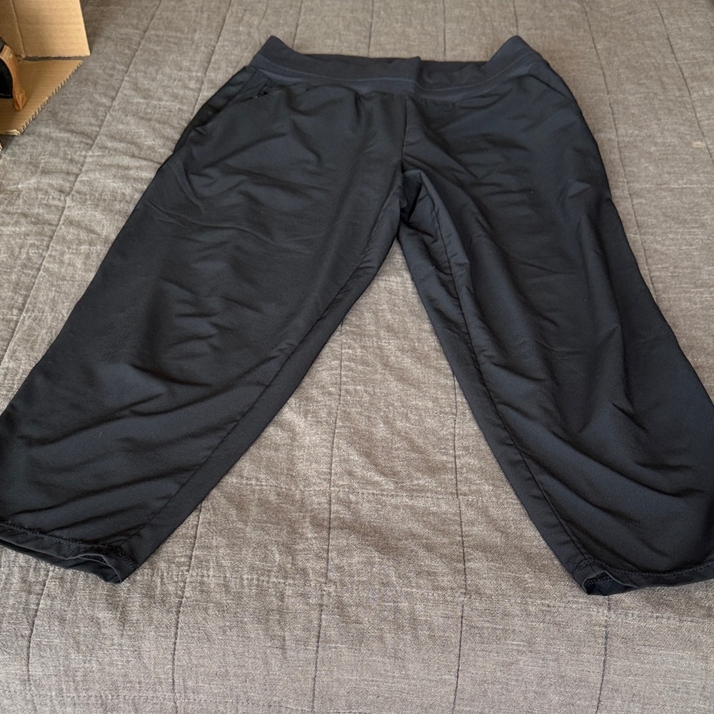 Athleta stretch cropped joggers 10P